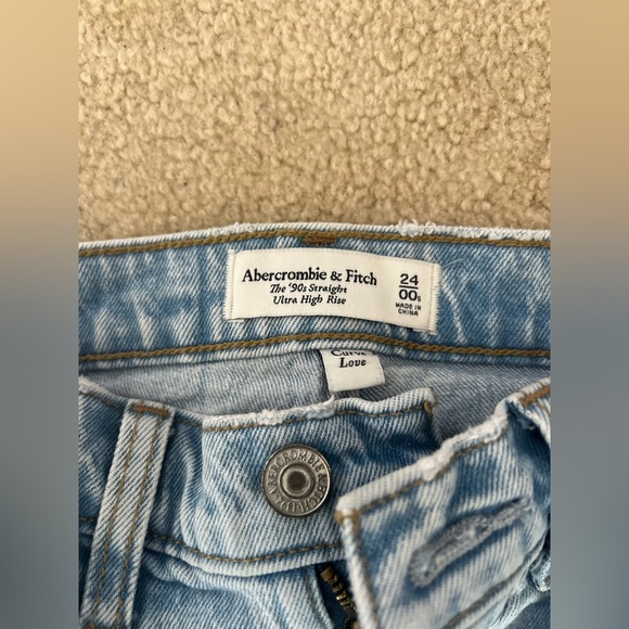 Abercrombie Curve Love Straight Ultra High Rise Jeans size 24 - Picture 5 of 5